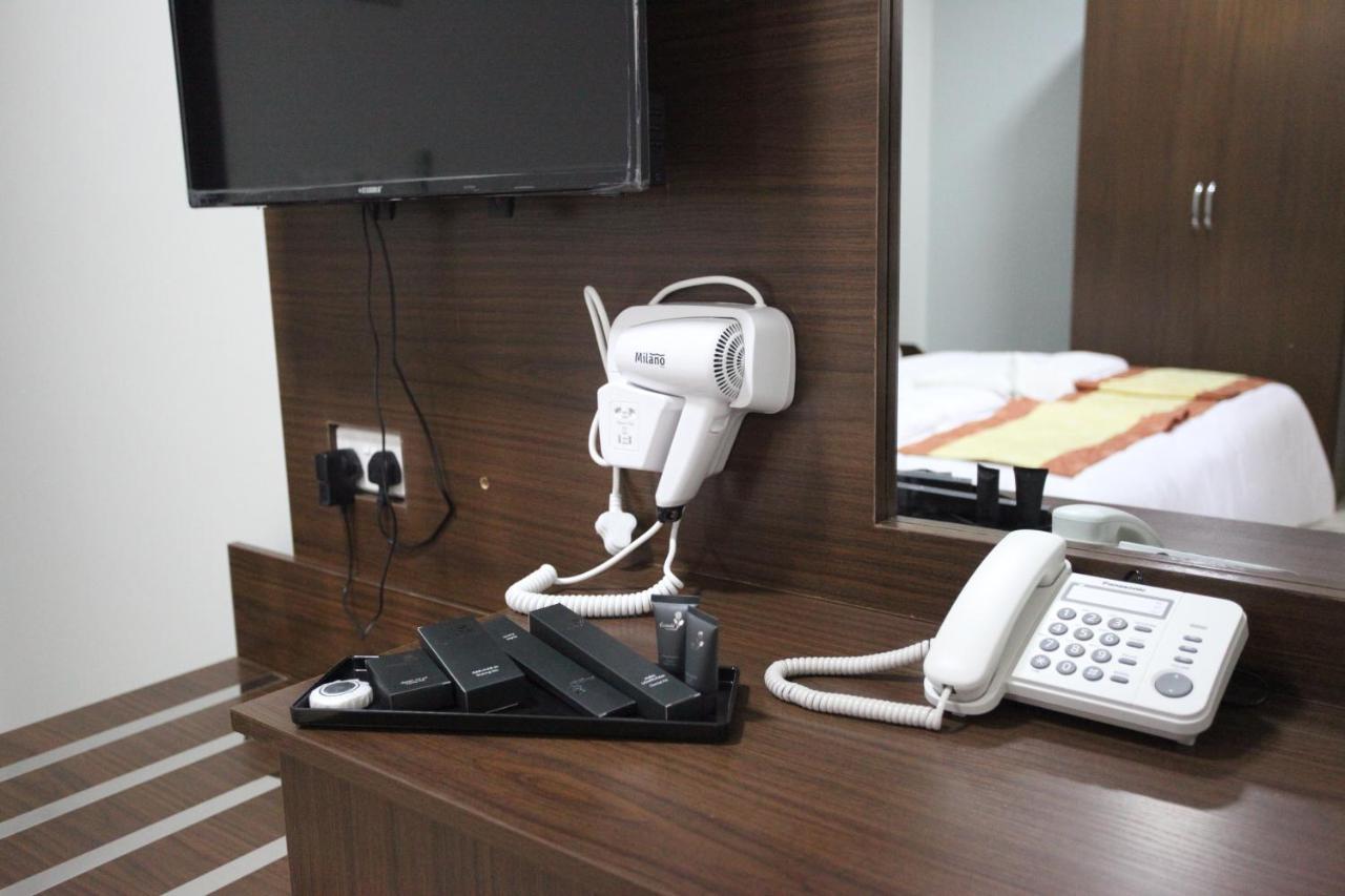 Almanzel Hotel Apartments Маскат Екстериор снимка