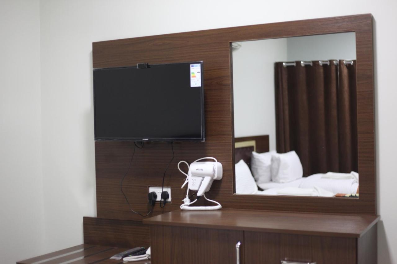 Almanzel Hotel Apartments Маскат Екстериор снимка